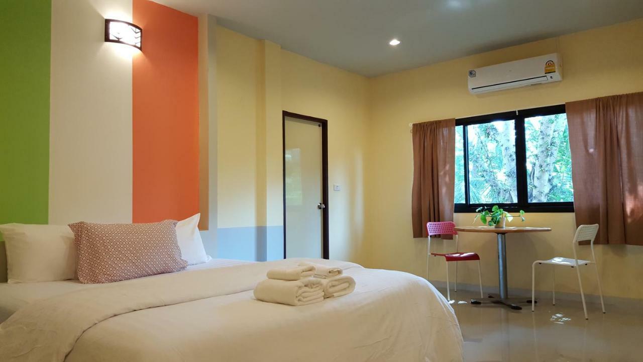 Juntima Place At Amphawa Extérieur photo